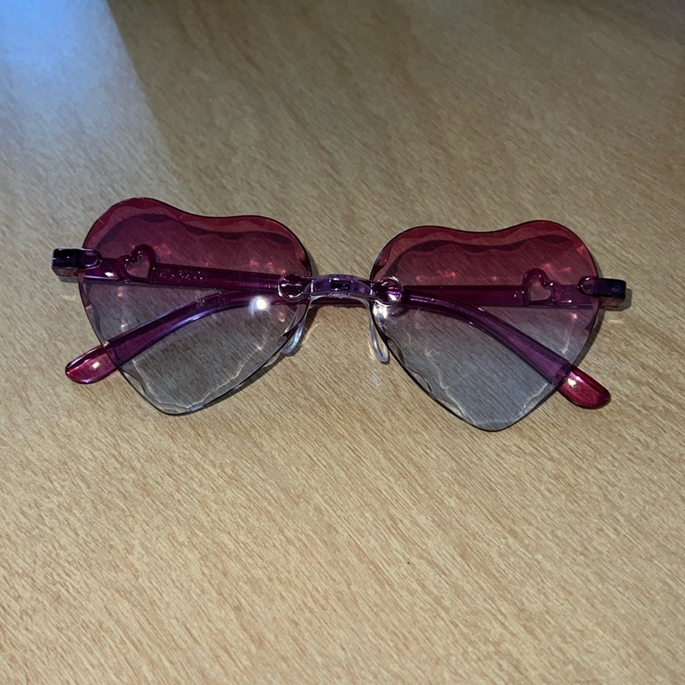 Heart shaped girls ombré sunglasses. NWOT